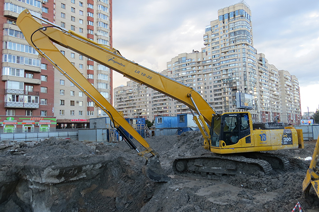 Удлиненное рабочее оборудование — большой радиус для больших задач!