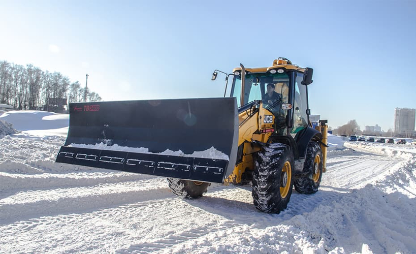 Зима во всеоружии: завод представил новинки коммунального оборудования