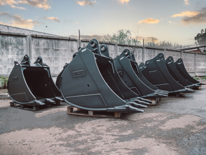 Партия ковшей для 20-тонных экскаваторов