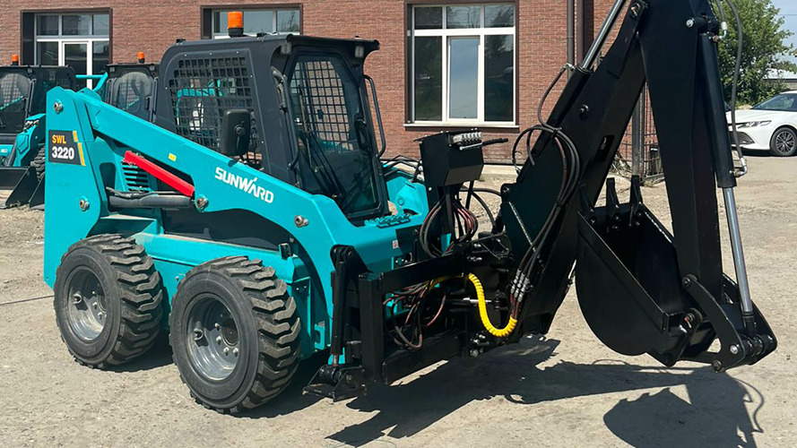 Модернизированный навесной экскаватор Impulse BL 3000 готов к работе Модернизированный навесной экскаватор Impulse BL 3000 готов к работе